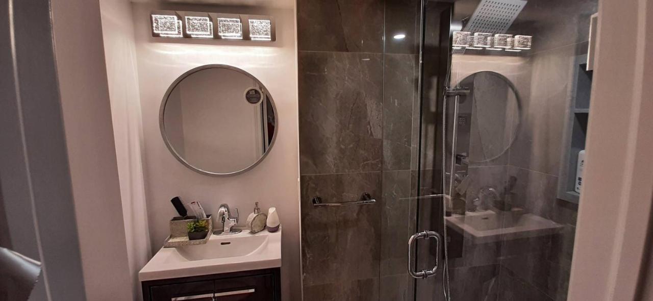 2 Bedrooms 2 Washrooms 2 Parking Spots Basement